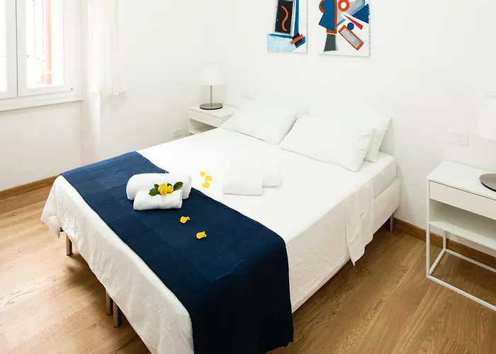 Apartment Domus Aurea A Stone's Throw From The Colosseum Rom